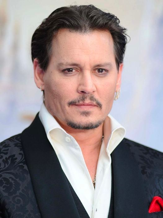 People are worried about Johnny Depp’s new appearance. Photos below