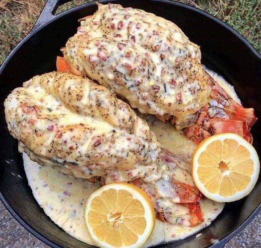 WOULD YOU EAT THIS LEMON GARLIC LOBSTER TAILS😍? YAY OR NAY?
