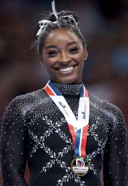 Join us in wishing a very happy birthday to Simone Biles, who turns 27 today! 🎉 The talented athlete is the most decorated American gymnast in history, having won 7 Olympic medals! 😱 Not long ago, Simone was forced to address rumors about her marriage… It mustn’t have been easy for her!