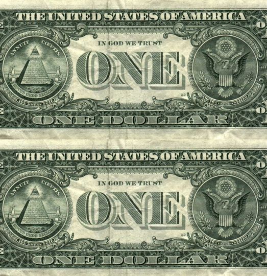 The $1 bill to keep an eye out for has an extremely rare (and valuable) serial number. This one-dollar bill might be worth thousands. See it below 👇