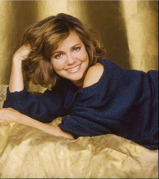 Sally Field, 76, called ‘Ugly’ after deciding to age naturally. Try not to smile when you see her now
