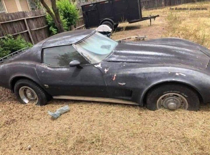 Father gives his daughter an old rusty car, but there’s a surprising twist